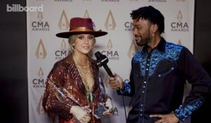 Lainey Wilson Wins New Artist Of The Year And Female Vocalist Of The Year & Shares The Special Moment With Her Father | CMA Awards 2022