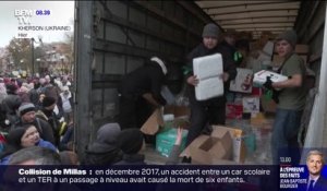 Ukraine: dans Kherson libérée, des centaines de personnes se bousculent pour obtenir de l'aide alimentaire