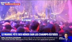 Mondial: l'immense joie des supporters marocains sur les Champs-Élysées après la qualification en quarts de finale