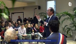 Reportage - Séance de questions/réponses avec François Hollande