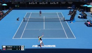 La défense héroïque d'Evans face à Rublev : son magnifique passing en vidéo