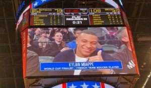 NBA : Kylian Mbappé accueilli en star sur le parquet des Brooklyn Nets