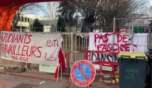 Les étudiants prennent part à la manifestation