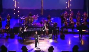 Charles Aznavour chante "La Bohème" en concert