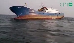 [#Reportage] #Gabon: un navire chavire au large de Libreville