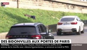 Reportage sur les bidonvilles et les camps de migrants qui sont de plus en plus nombreux à s'installer aux portes de Paris et dans la capitale