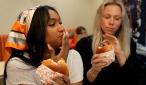 « Mon pays me manque » : quand des Américaines testent les burgers Popeye’s version française