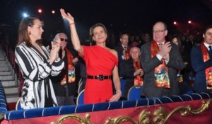 Commémorations Rainier III : la princesse Stéphanie de Monaco vide son sac avec fierté sur le rocher