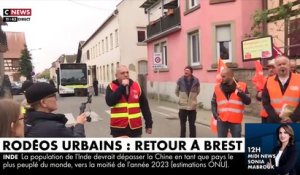 EN DIRECT - Emmanuel Macron: Des manifestants sont présents à Muttersholtz en Alsace quelques heures avant la venue du Président - Regardez