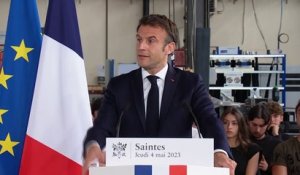Emmanuel Macron: "On va généraliser le soutien en petits groupes" pour éviter les décrochages scolaires