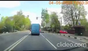 Un chauffeur de camion qui évite le pire de justesse
