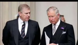 Andrew "ne quittera pas le Royal Lodge" et Charles est "impuissant"