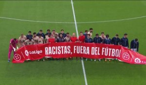 La banderole de La Liga contre le racisme
