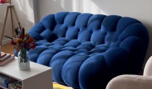 Ce canapé bleu abandonné à New York qui valait… 8 000 dollars