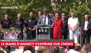 Le maire d’Annecy rend hommage aux victimes de l’attaque de jeudi matin