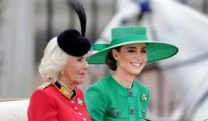 La princesse Kate est épatante avec les boucles d'oreilles et la fabuleuse tenue verte de Diana à Tr