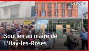 L'Haÿ-les-Roses : rassemblement en soutien au maire