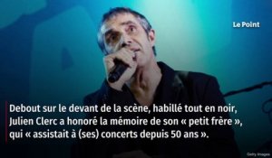 Mort de Gérard Leclerc : sur scène, Julien Clerc a rendu hommage à son « petit frère »