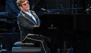 Elton John est ‘de retour chez lui et en bonne santé’ après avoir été hospitalisé