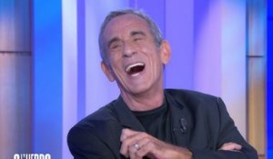 “J’ai dit à Ruquier que j’allais regarder son émission, mais je ne vais pas la regarder” : Thierry Ardisson hilare en dévoilant son dernier coup bas