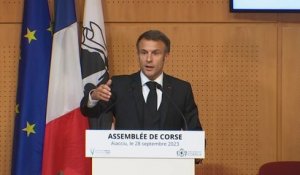 Emmanuel Macron propose "l'entrée de la Corse dans notre Constitution"