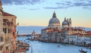 Italie : un bus chute d'un pont à Venise, au moins 20 morts