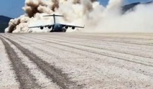 Départ dans le sable d'un C-17