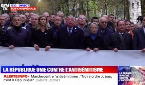 Les politiques en tête de cortège de la marche contre l'antisémitisme entonnent la Marseillaise