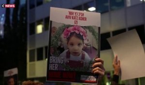 Les familles d’otages manifestent devant l’Unicef