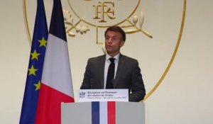 Emmanuel Macron devant les maires de France: "Nous vivons un moment très particulier"