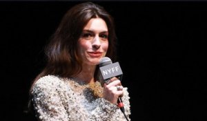 Anne Hathaway parle de son pire anniversaire de couple