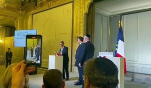 Après avoir refusé de marcher contre l'antisémitisme, Emmanuel Macron a célébré pour la 1ère fois de l'histoire Hanouka à l'Elysée provoquant la colère à droite comme à gauche