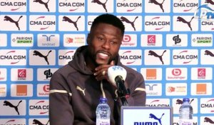 Mbemba : "Ce sont le coach et Dieu qui décident"