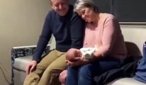 Un moment magique pour ces nouveaux grands-parents !