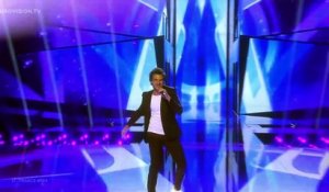 Amir chante "J'ai cherché" à l'Eurovision 2016