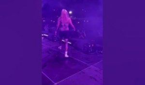 Tekashi 6ix9ine Has Real Moment At Miami Concert #shorts