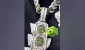 Moneybagg Yo’s Green Light Gang Chains Are Insane #shorts