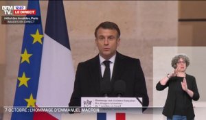 Hommage aux victimes françaises du 7 octobre: Emmanuel Macron évoque les "trois vies qui sont encore prisonnières", symbolisées par trois chaises vides