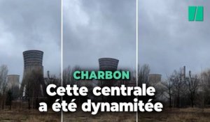 Les images impressionnantes du dynamitage de la tour d’une centrale à charbon en Moselle