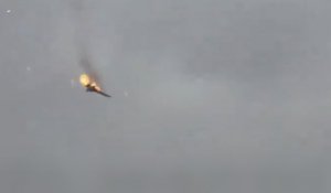 L’impressionnant crash d’un avion militaire russe au large de la Crimée, le pilote s’éjecte à temps