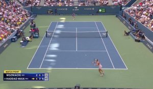 Wozniacki ne veut pas rendre les armes ! L'incroyable rallye pour sauver une balle de match.