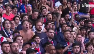 PSG-Inter : l'explosion de joie des supporters du PSG après l'ouverture du score d'Hakimi