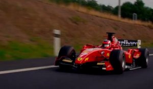 Le mystérieux pilote de la « F1 fantôme » fait son retour sur une autoroute tchèque