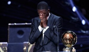 En larmes, Ousmane Dembélé remporte le Ballon d'or devant Lamine Yamal