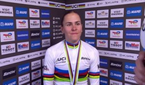 Championnats du Monde UCI Kigali 2025 - Célia Géry : "Championne du monde... c'est juste génial"