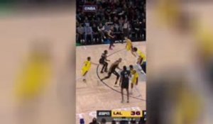 Reaves crucifie les Wolves, malgré le show de Gobert !