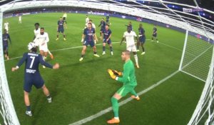 Ligue 1 : L'incroyable sauvetage sur la ligne de Kvaratskhelia