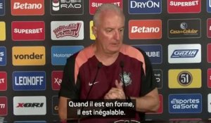 Corinthians - Dorival : "On espère un nouveau contrat pour Memphis Depay"