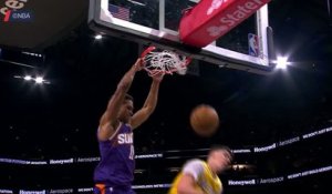 Suns - Le dunk monstrueux de Ighodaro