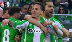 La Liga : Antony lance le derby de Séville avec un ciseau !